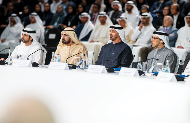 رئيس الدولة ومحمد بن راشد يفتتحان القمة العالمية للعلماء..أكبر تجمع عالمي للحائزين على جائزة نوبل وغيرها من الجوائز العلمية المرموقة 