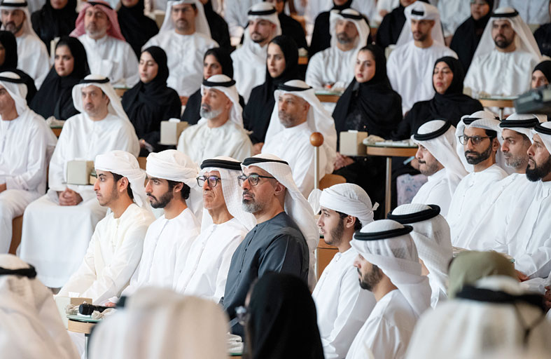 ولي عهد أبوظبي يشهد الجلسة الرمضانية الثالثة لمجلس محمد بن زايد بعنوان «التسامح والتعايش في الفكر الإسلامي» 