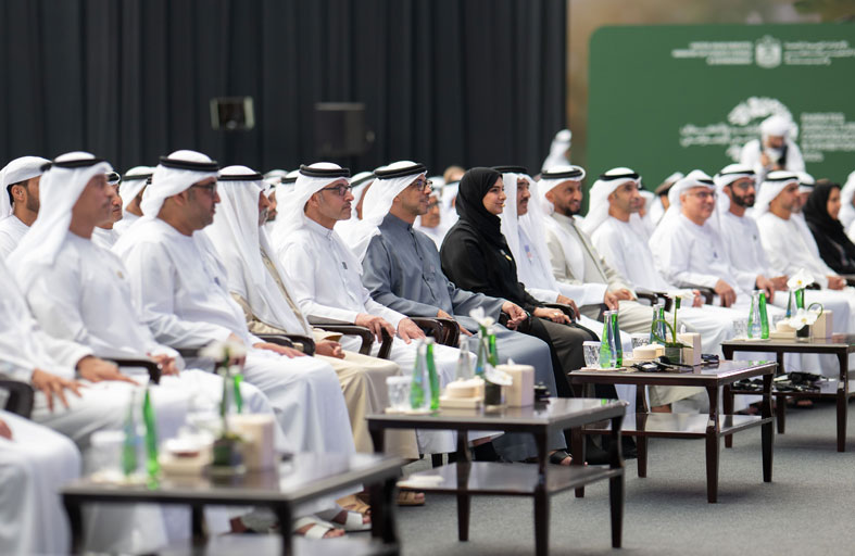 منصور بن زايد وهزاع بن زايد يشهدان انطلاق النسخة الثانية من المؤتمر والمعرض الزراعي الإماراتي في العين 