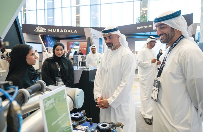 خالد بن محمد بن زايد يحضر جانباً من فعاليات الدورة الثانية لمنتدى «اصنع في الإمارات» 