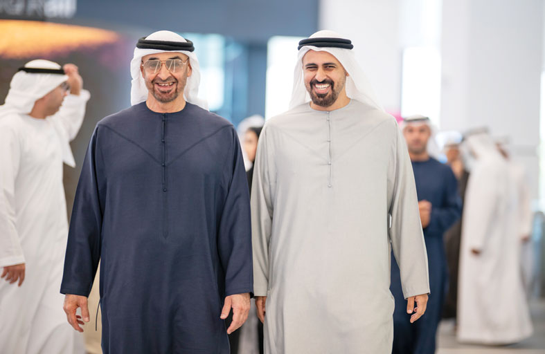 رئيس الدولة يستقلّ قطار الاتحاد من أبوظبي إلى دبي 