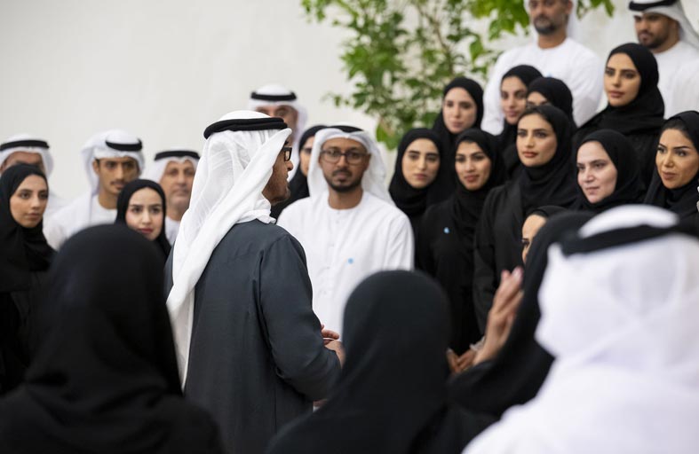رئيس الدولة: تعزيز القطاع الصناعي بكفاءات وطنية نوعية مؤهلة من أهم أولوياتنا  