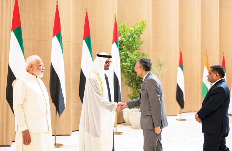 رئيس الدولة ورئيس وزراء الهند يبحثان تعزيز الشراكة الإستراتيجية الشاملة بين البلدين والتطورات الإقليمية 