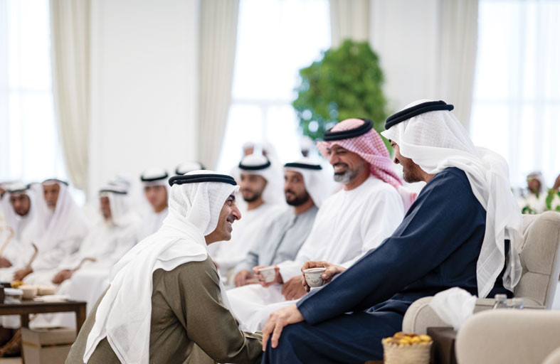 رئيس الدولة يستقبل ولي عهد عجمان ويستعرضان عدداً من القضايا التي تتعلق بشؤون الوطن والمواطن  