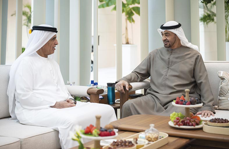 رئيس الدولة يبحث مع حاكم رأس الخيمة عدداً من القضايا التي تتعلق بشؤون الوطن والمواطن 