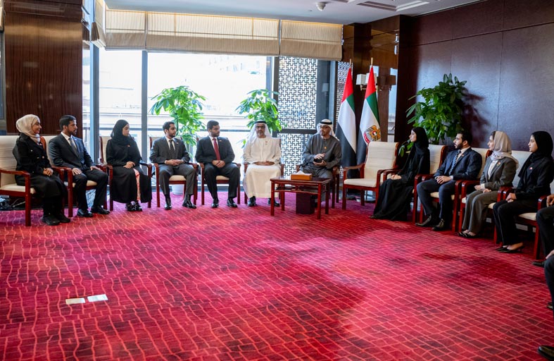 رئيس الدولة يلتقي الطلبة الإماراتيين خلال زيارته إلى الصين 
