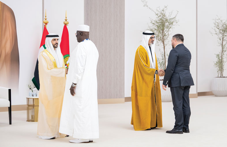 خالد بن محمد بن زايد وحمدان بن محمد بن راشد يستقبلان الوفود المشاركة في معرض دبي للطيران 2025 