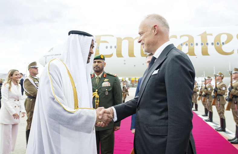 رئيس الدولة يصل المجر في زيارة رسمية 