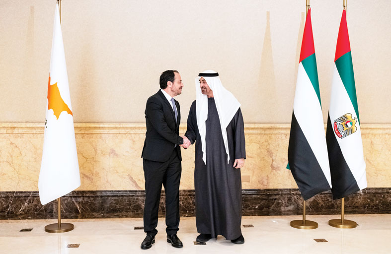 رئيس الدولة ورئيس قبرص يبحثان تعزيز الشراكة الإستراتيجية الشاملة بين البلدين والمستجدات في المنطقة 