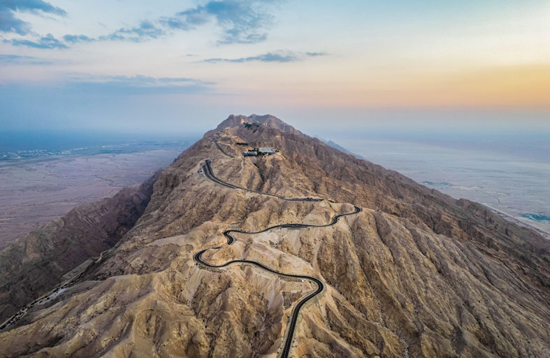 المناطق الجبلية في الإمارات.. تجارب ساحرة فوق السحاب 