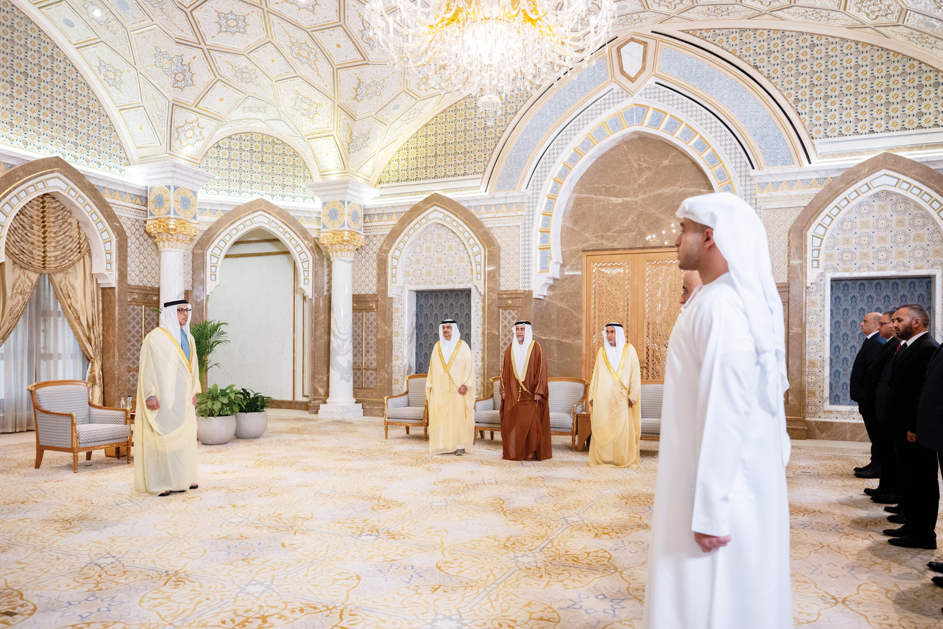 منصور بن زايد يؤكد حرص القيادة على تعزيز سيادة القانون وترسيخ العدالة الناجزة 