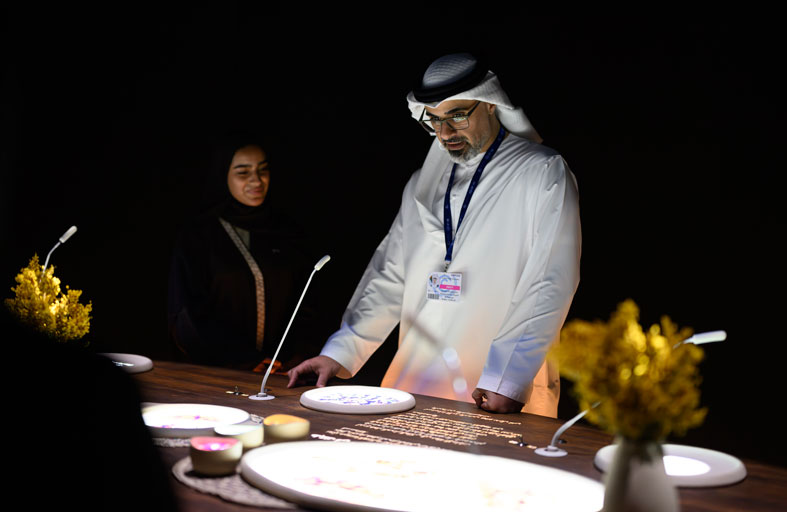 خالد بن محمد بن زايد يتفقّد أجنحة المنطقة الخضراء في مؤتمر الأطراف COP28 