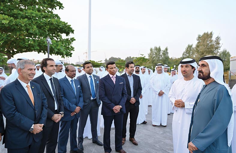 محمد بن راشد يستقبل المهنئين بشهر رمضان المبارك 