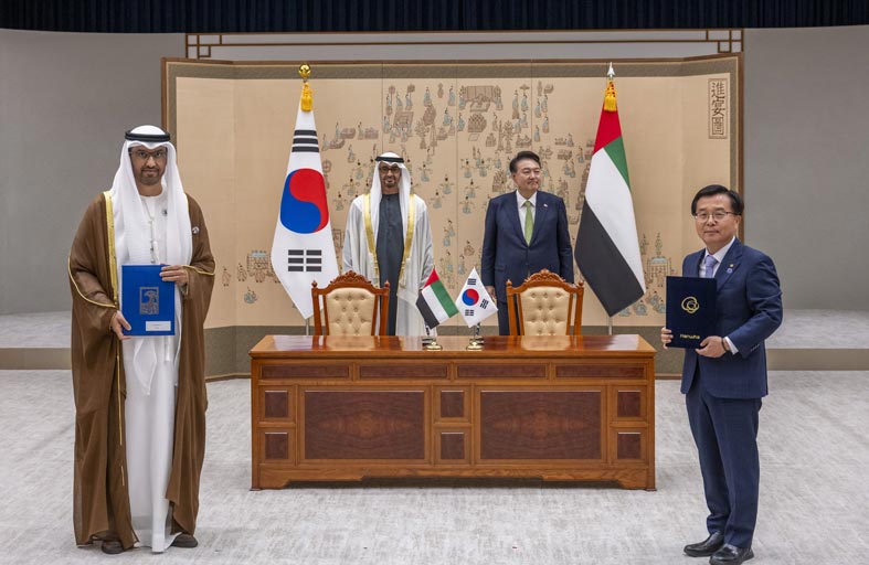 رئيس الدولة والرئيس الكوري يشهدان توقيع اتفاقية الشراكة الاقتصادية الشاملة بين البلدين 