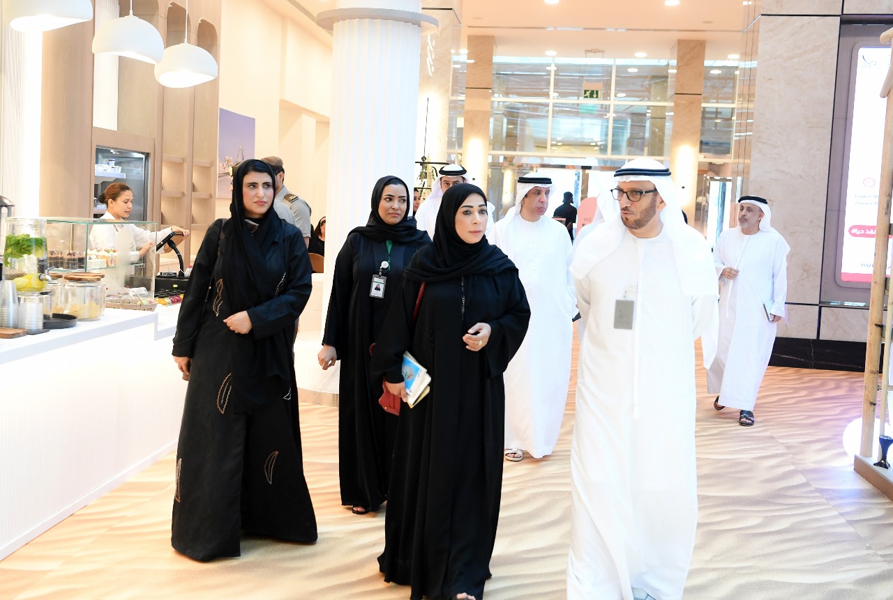 وفد من جمعية الصحفيين الإماراتية يزور الإدارة العامة للإقامة وشؤون الأجانب بدبي 