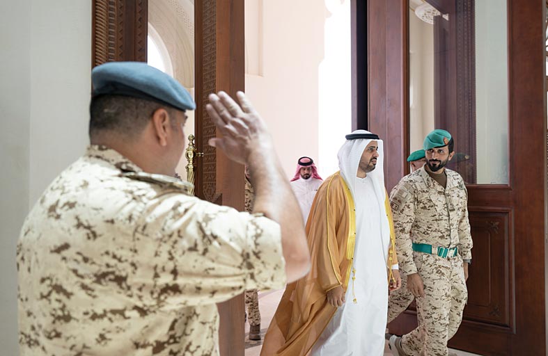 ذياب بن محمد بن زايد ينقل تعازي رئيس الدولة بوفاة عبدالله بن سلمان 