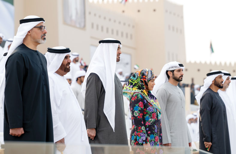 رئيس الدولة: الإمارات محصنة بأبنائها الذين يجتمعون على حبها والوفاء لها والتسابق لخدمتها ورفع رايتها  