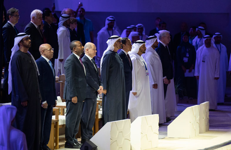 رئيس الدولة يكرم 11 فائزاً بجائزة زايد للاستدامة في COP28  