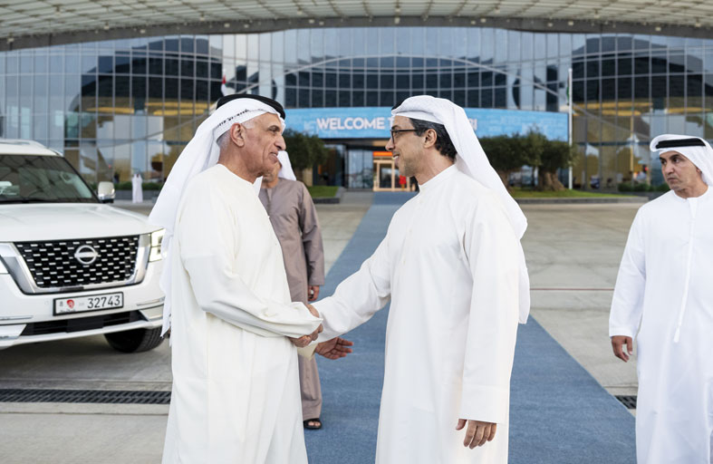 رئيس الدولة يبحث مع حاكم رأس الخيمة وولي عهده مواصلة تمكين المواطن وتعزيز مسيرة التنمية الشاملة  