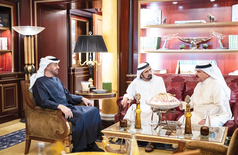 رئيس الدولة يلتقي ملك البحرين بحضور محمد بن راشد ومنصور بن زايد 