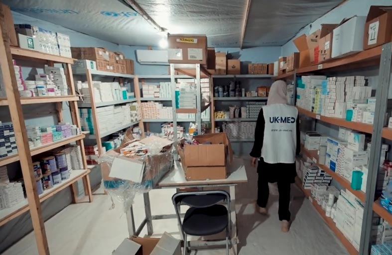 في إطار عملية «الفارس الشهم 3» الإنسانية.. تقديم مساعدات طبية وأدوية للمستشفى الميداني البريطاني 