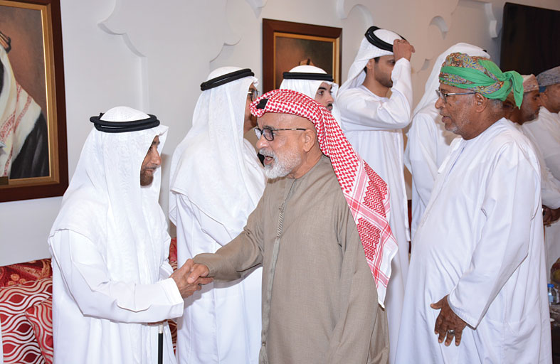 الشيوخ والأعيان في أفراح البستكي والسعدي بمجلس المشرف بأبوظبي 