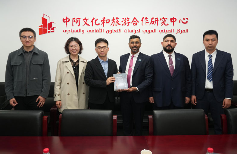 زيارات بحثية واتفاقيات تعاون مع مراكز فكرية وإعلامية في بكين 