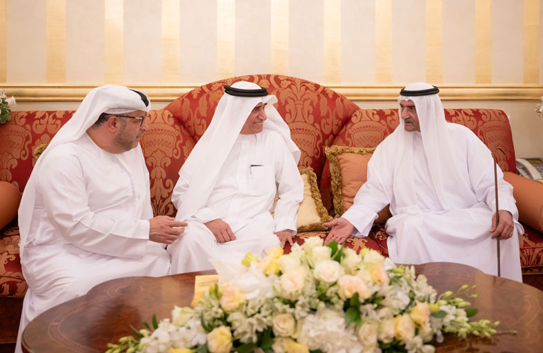 حمد الشرقي يستقبل المهنئين بشهر رمضان بحضور ولي العهد 