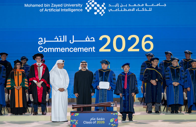 خالد بن محمد بن زايد يشهد حفل تخريج دفعة عام 2026 من جامعة محمد بن زايد للذكاء الاصطناعي 