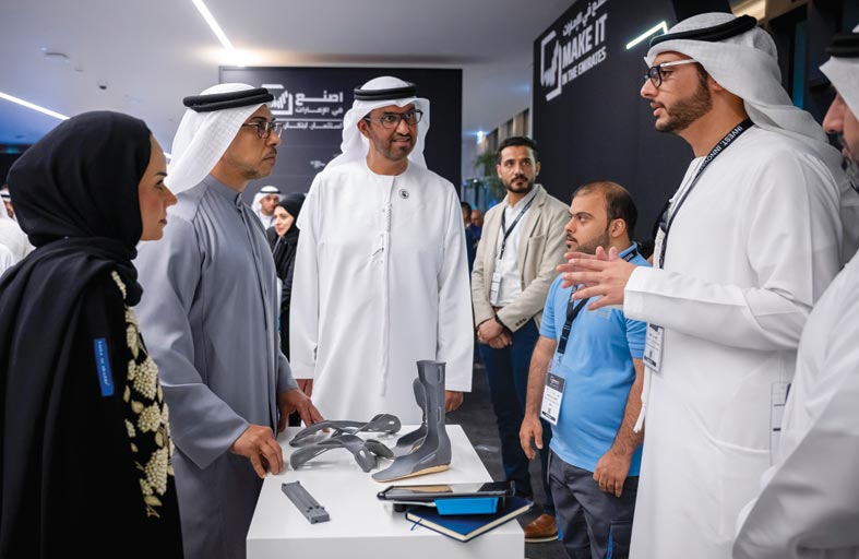 منصور بن زايد: القطاع الصناعي يعد أحد الركائز الرئيسة في تقدم الاقتصاد الوطني وتنويعه 