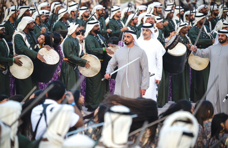رئيس الدولة: الإمارات محصنة بأبنائها الذين يجتمعون على حبها والوفاء لها والتسابق لخدمتها ورفع رايتها  