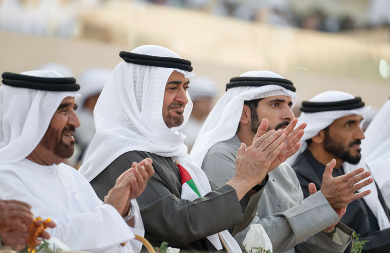 رئيس الدولة: الإمارات محصنة بأبنائها الذين يجتمعون على حبها والوفاء لها والتسابق لخدمتها ورفع رايتها  