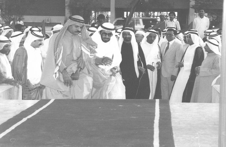 عبيد حميد المزروعي.. مؤسس «الفجر» يترجل ويرحل وتبقى ذكراه العطرة وكلمته المضيئة 