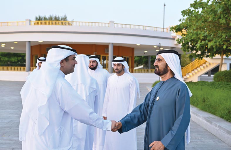 محمد بن راشد يستقبل المهنئين بشهر رمضان المبارك 