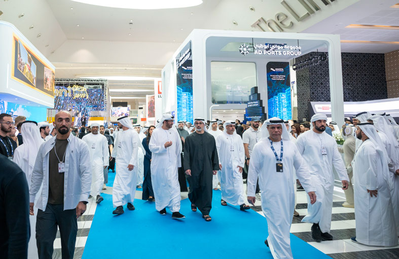 خالد بن محمد بن زايد يزور معرض ومؤتمر أبوظبي الدولي للبترول «أديبك 2025» 