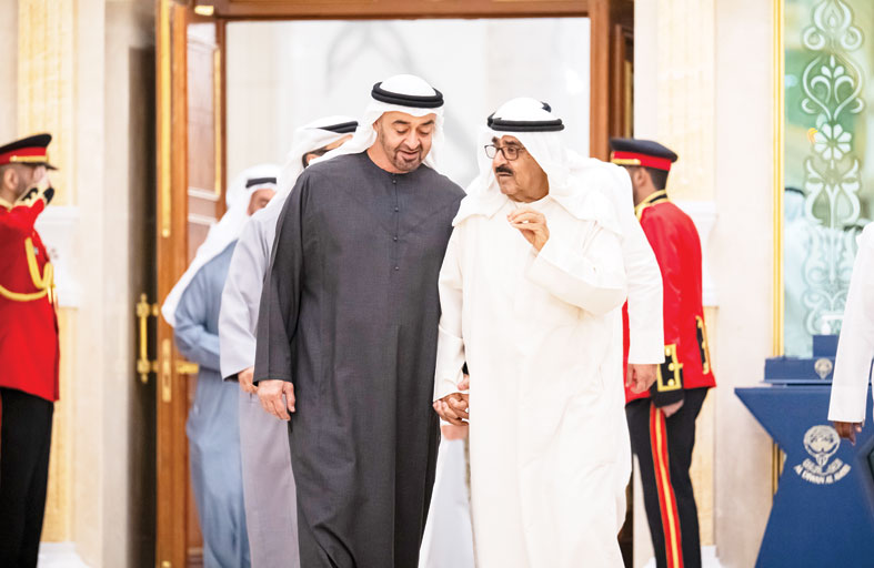 رئيس الدولة وأمير الكويت يؤكدان أهمية الاستقرار والسلام الدائم في المنطقة  