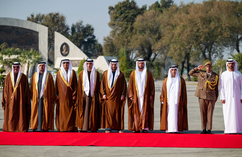 مراسم استقبال رسمية لرئيس الدولة لدى وصوله الى إسلام أباد  