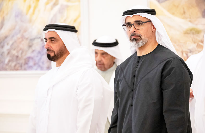 رئيس الدولة يستقبل حاكم أم القيوين ويستعرضان عدداً من الموضوعات التي تتعلق بشؤون الوطن والمواطن  