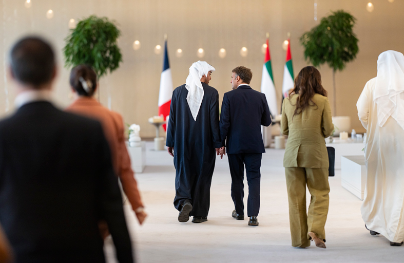 رئيس الدولة والرئيس إيمانويل ماكرون يشهدان إعلان إطار عمل الشراكة الدفاعية الإستراتيجية بين دولة الإمارات وفرنسا 