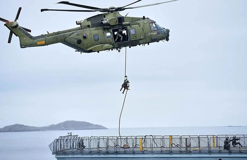 دُوَلُ الشمال الأوروبي وكندا تُسَرِع تعاوُنَها الصناعي والعسكري في منطقة القُطب الشمالي 