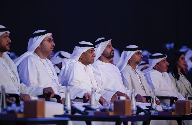 ذياب بن محمد بن زايد يفتتح الدورة الأولى من المعرض والمؤتمر العالمي  للسكك الحديدية والنقل والبنية التحتية 