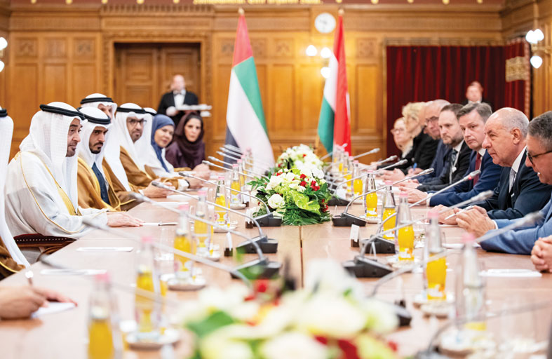 رئيس الدولة ورئيس المجر يبحثان في بودابست تعزيز علاقات التعاون بين البلدين 