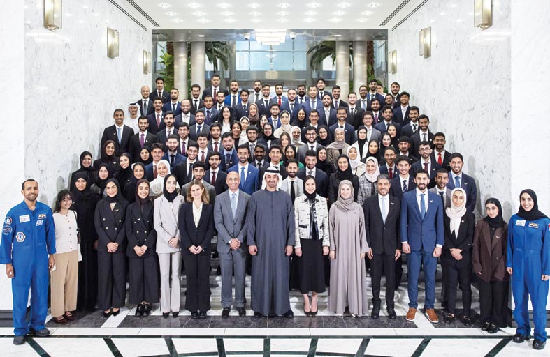 رئيس الدولة: العالم اليوم يتقدم بسرعة كبيرة في التكنولوجيا والثروة في المستقبل هي ثروة العلم والمعرفة 