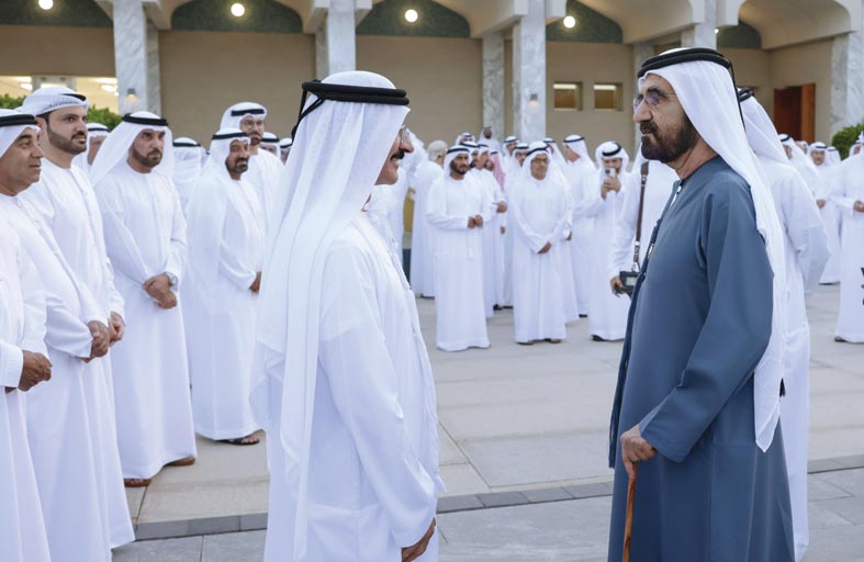 محمد بن راشد يستقبل المهنئين بشهر رمضان المبارك 