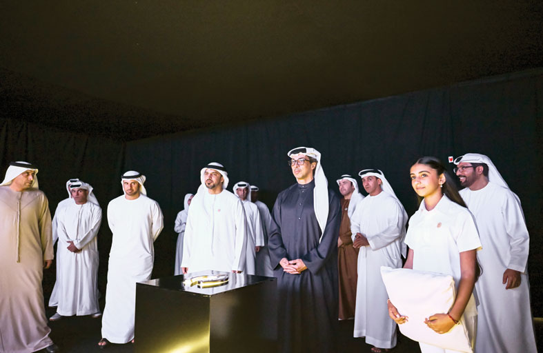 منصور بن زايد يطلق مشروع «ساحة الخيل» بنادي أبوظبي للفروسية 