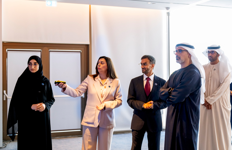 ولي عهد أبوظبي يطَّلع على عدد من المشاريع والاستثمارات الإماراتية الاستراتيجية في جمهورية اليونان 