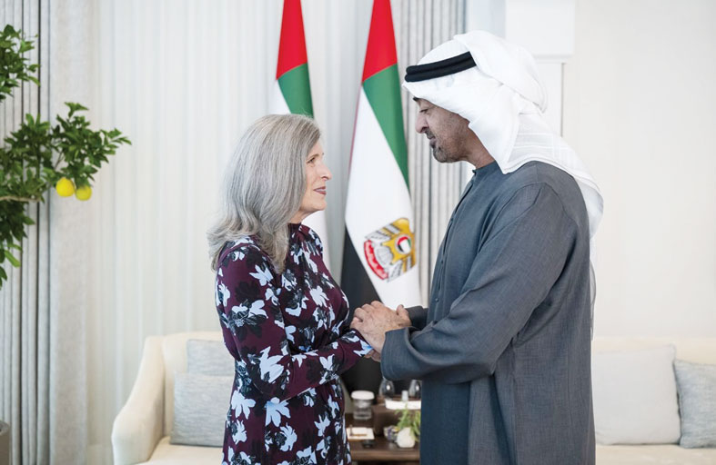 رئيس الدولة يستقبل السيناتور جوني إيرنست ويستعرضان علاقات الصداقة وسبل ترسيخ ركائز السلام في المنطقة والعالم  