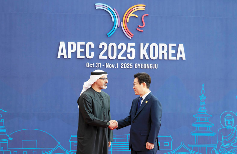 خالد بن محمد بن زايد يؤكد أهمية تعزيز التعاون الدولي لضمان تحقيق نمو اقتصادي مستدام وشامل