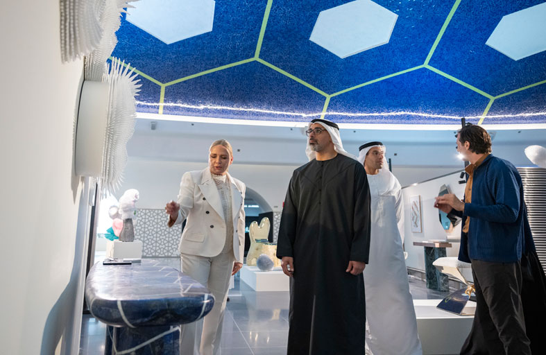 خالد بن محمد بن زايد يزور معرض «نوماد أبوظبي» 