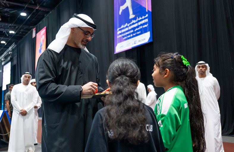 خالد بن محمد بن زايد يؤكد أهمية الرياضة باعتبارها ركيزة أساسية في تنمية المجتمع  